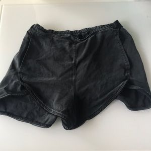 LULU LEMON BLACK SHORTS!
